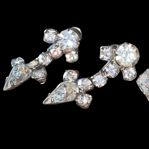 Bundle of three pairs of vintage screw on back earrings. - Picture 4 of 4